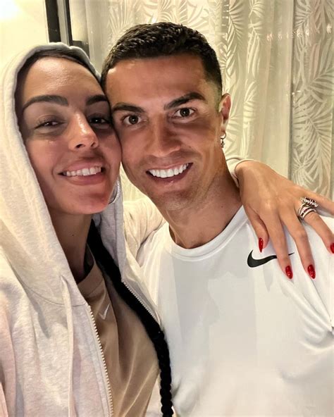 I Am Georgina: Cristiano Ronaldo's Partner Has All the Luxury 